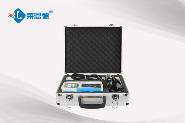 土壤溫度、水分、鹽分PH速測(cè)儀